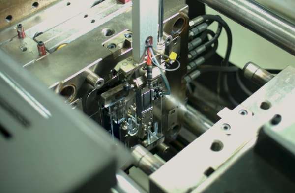  Injection Molding 